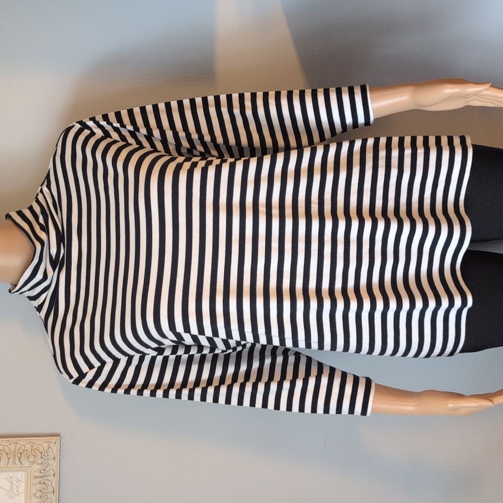 90s Minimalist Black & White Striped  Top | Classic Parisian Layering - Picture 2 of 8
